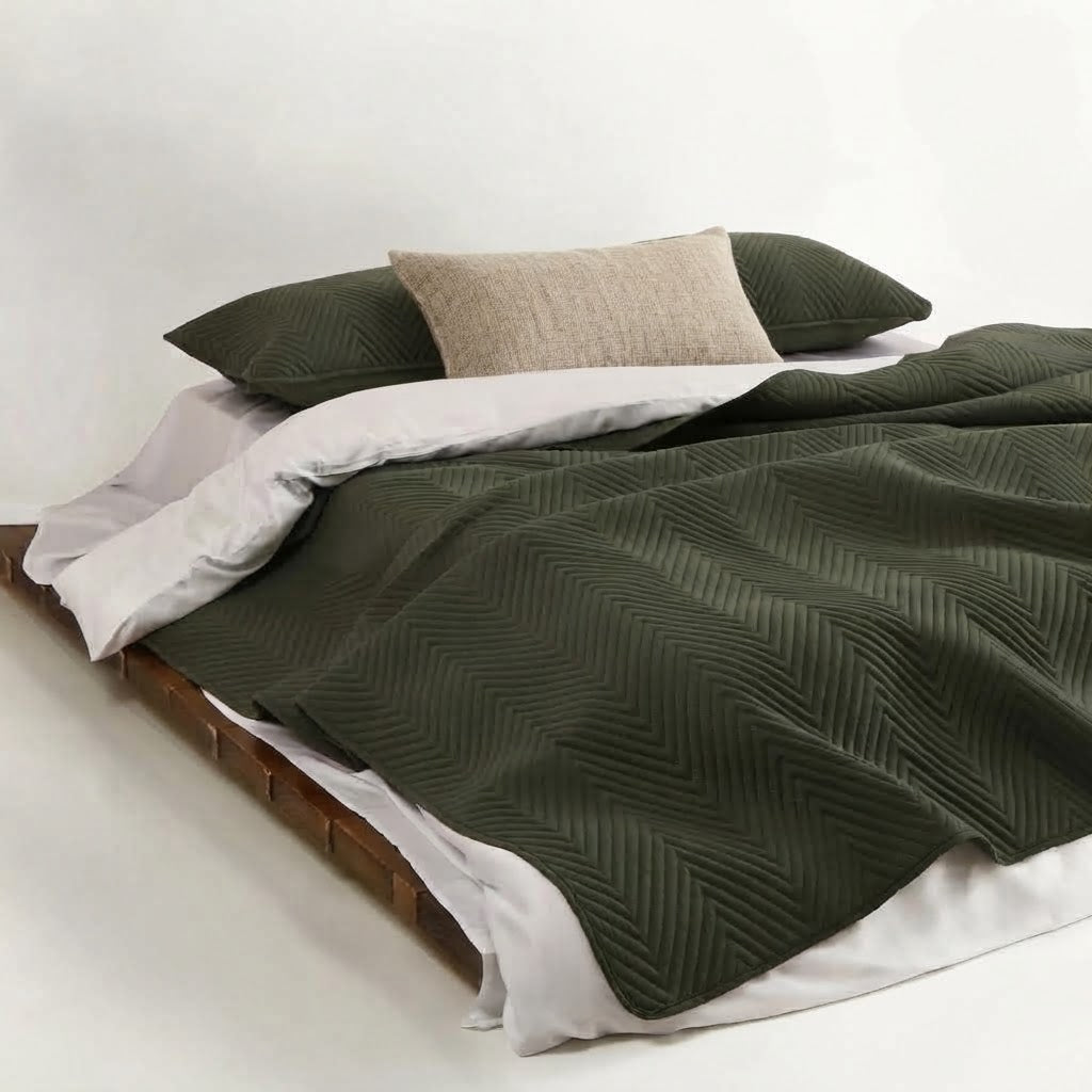 Pet Hair Repellent Quilt Set for Dogs & Cats – Pet-Friendly Bedding Cover