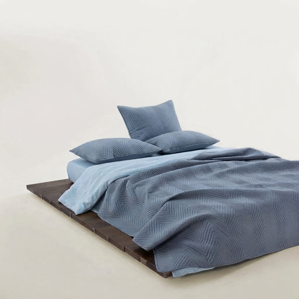Pet Hair Repellent Quilt Set for Dogs & Cats – Pet-Friendly Bedding Cover